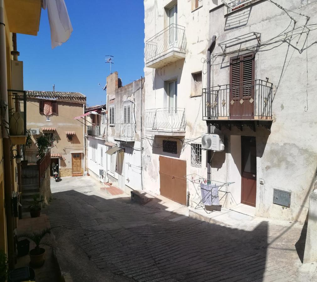 فيلا La Casuzza Del Centro شاكا المظهر الخارجي الصورة