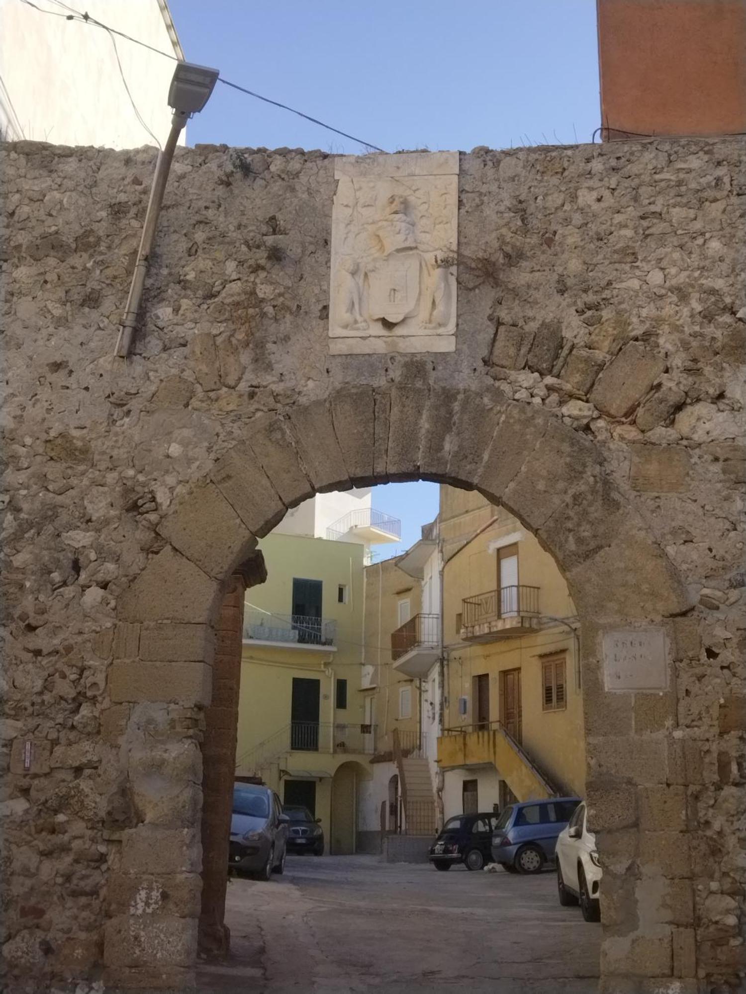 فيلا La Casuzza Del Centro شاكا المظهر الخارجي الصورة